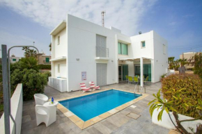 You and Your Family will love this Villa close to the Beach, Protaras Villa 1518
